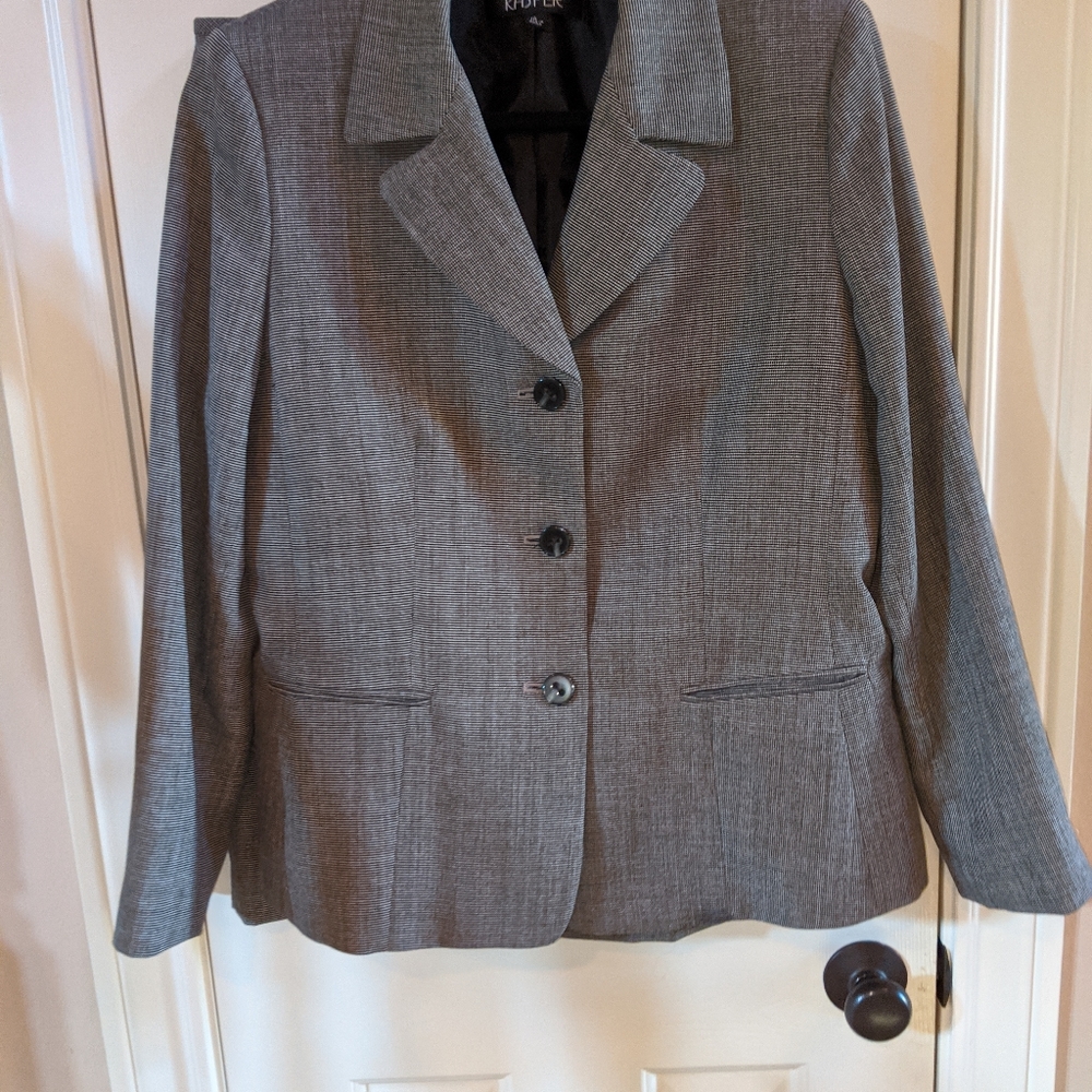 Kasper skirted suit
